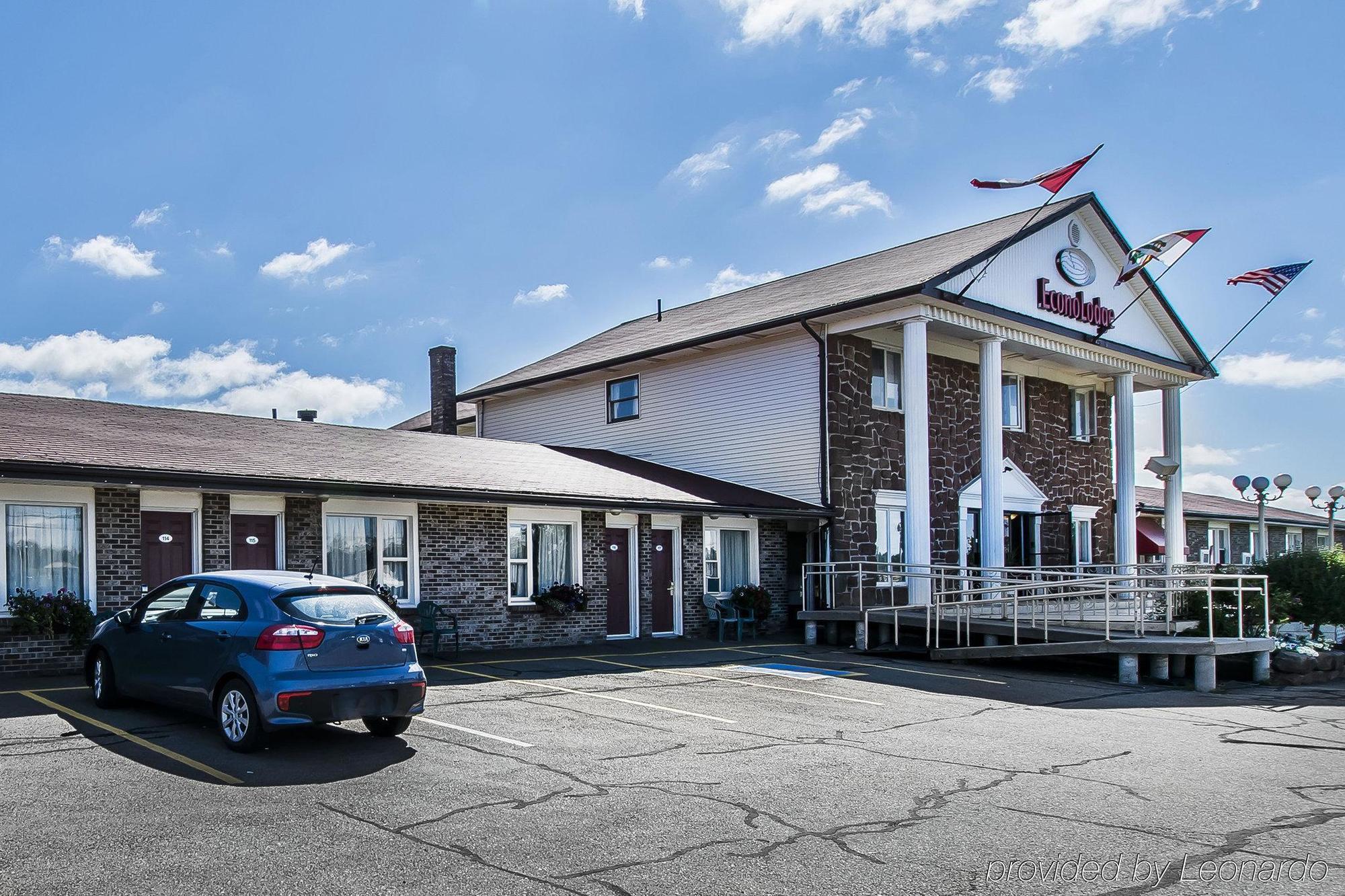 Queens Arms Inn Σάρλοτ Τάουν Εξωτερικό φωτογραφία
