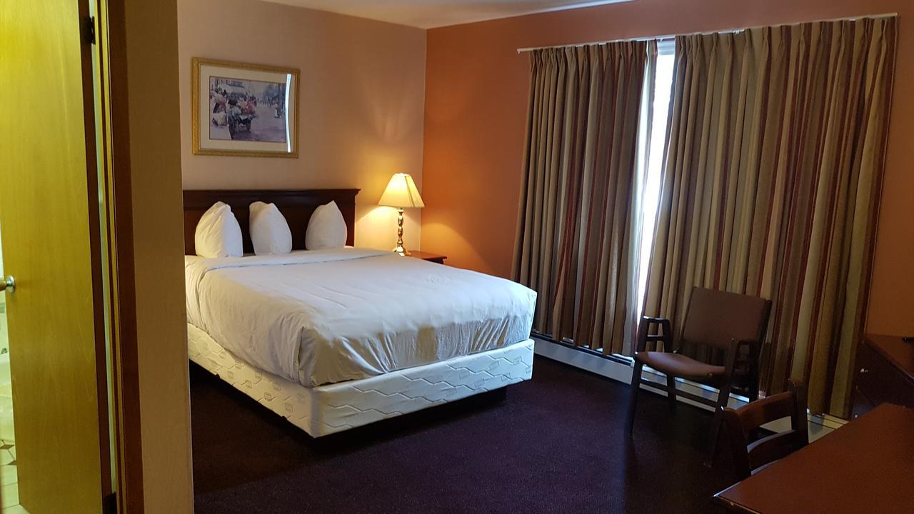 Queens Arms Inn Σάρλοτ Τάουν Εξωτερικό φωτογραφία