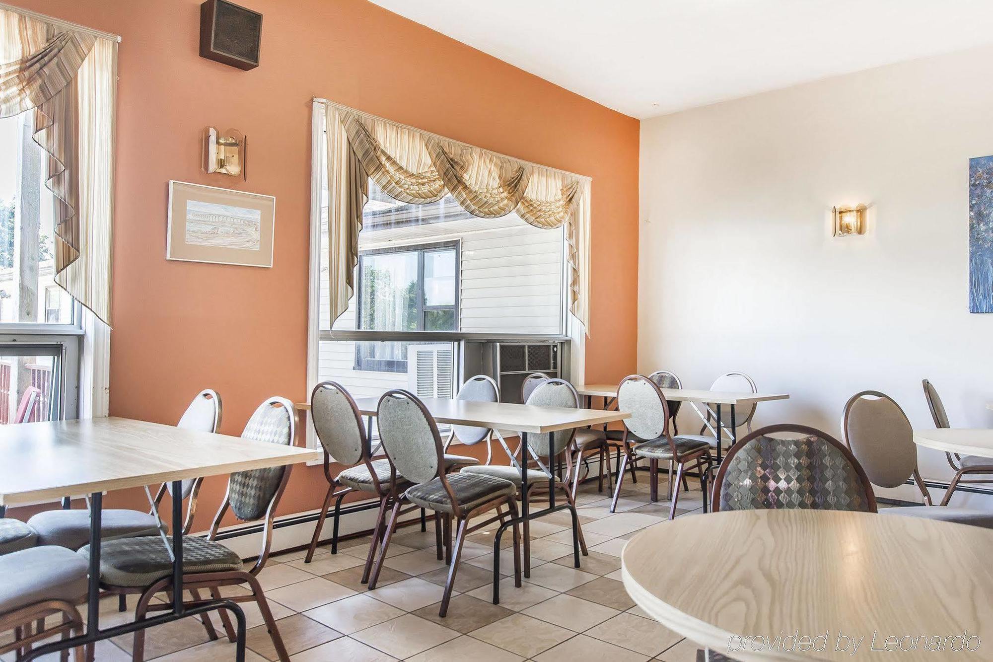 Queens Arms Inn Σάρλοτ Τάουν Εξωτερικό φωτογραφία